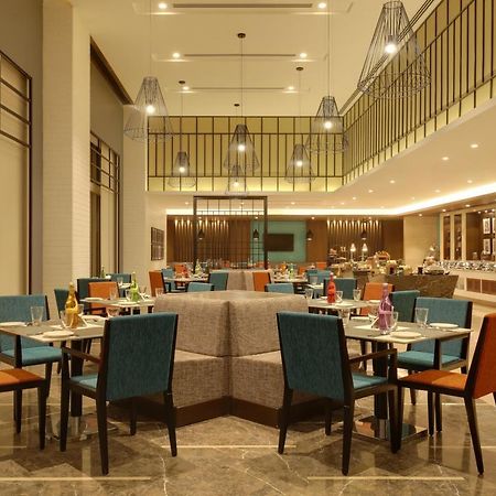 Lemon Tree Hotel, Jhānsi Екстериор снимка