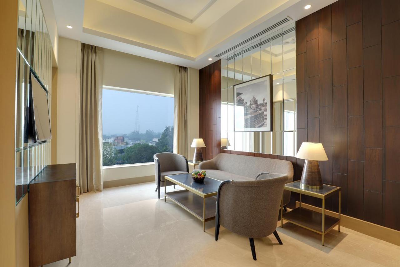 Lemon Tree Hotel, Jhānsi Екстериор снимка