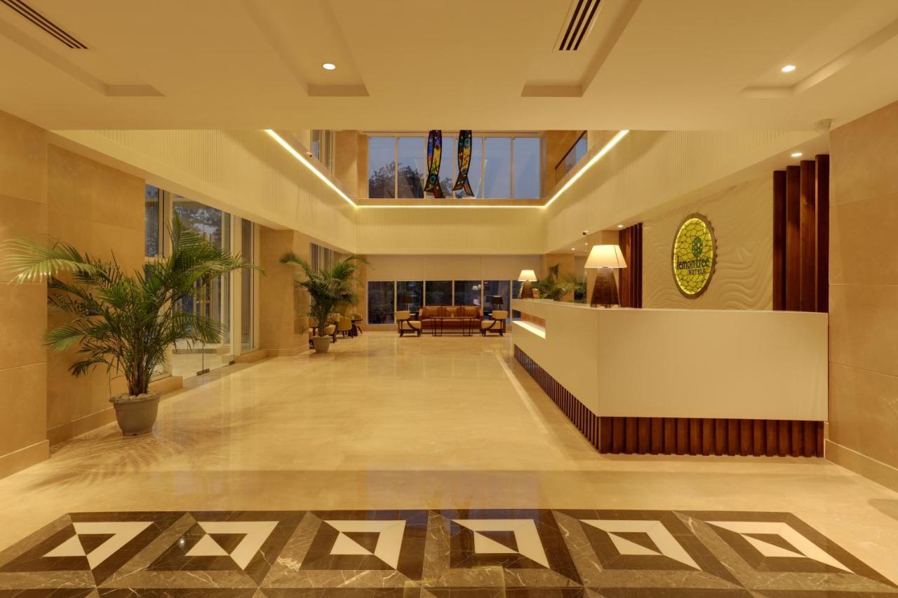 Lemon Tree Hotel, Jhānsi Екстериор снимка
