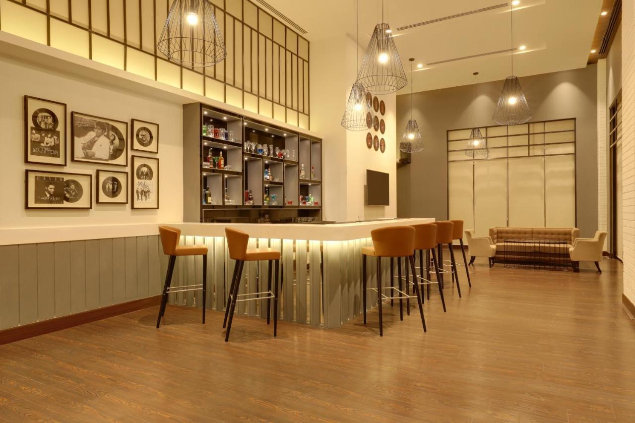 Lemon Tree Hotel, Jhānsi Екстериор снимка