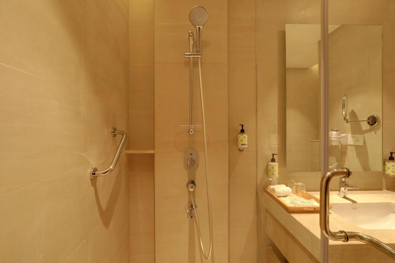 Lemon Tree Hotel, Jhānsi Екстериор снимка